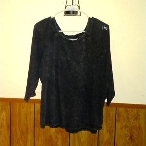 Ladies 1x 3/4 link sleeves top!